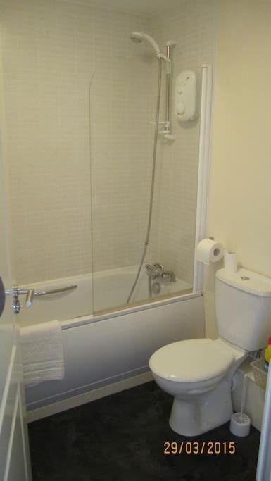 Fusilier Apartment Wrexham City Exterior foto
