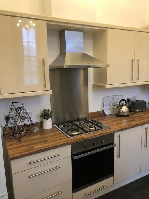 Fusilier Apartment Wrexham City Exterior foto